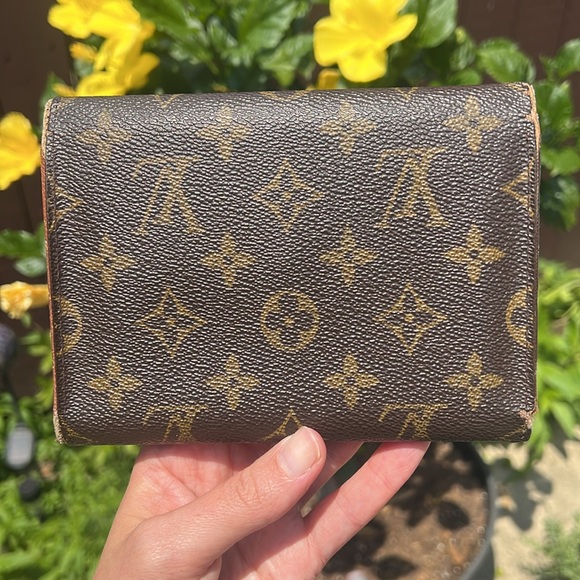 Authentic Louis Vuitton Passport Holder Monogram Porte Tresor Etui Papier Wallet - Picture 3 of 15